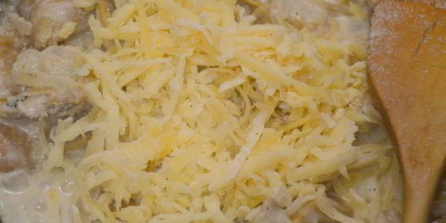 грибной рулет из картофельного теста