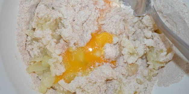 грибной рулет из картофельного теста