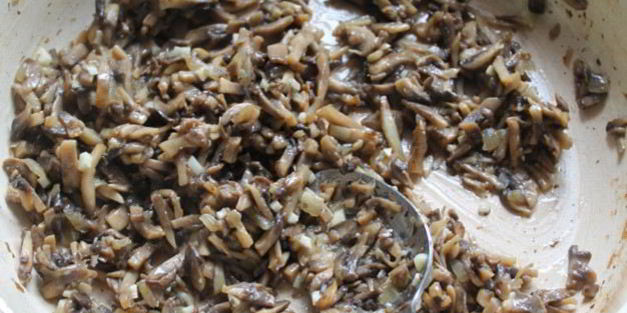 кабачковый рулет с грибами