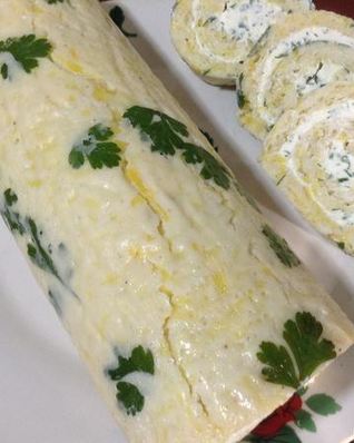 Кабачковый рулет с творожной начинкой