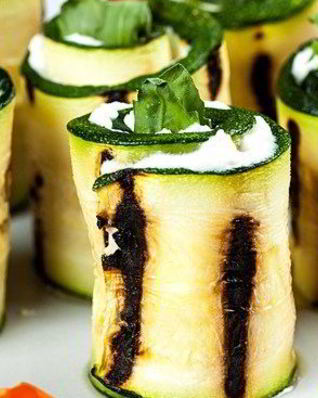 Кабачковые рулеты с творогом