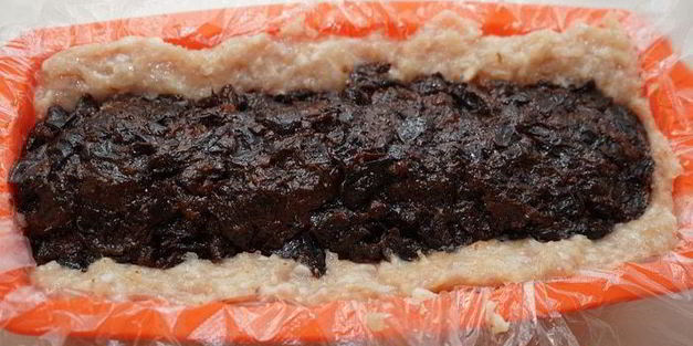 куриный рулет с черносливом в слоеной шубке