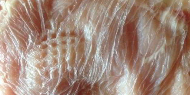 куриный рулет с омлетом и охотничьими колбасками