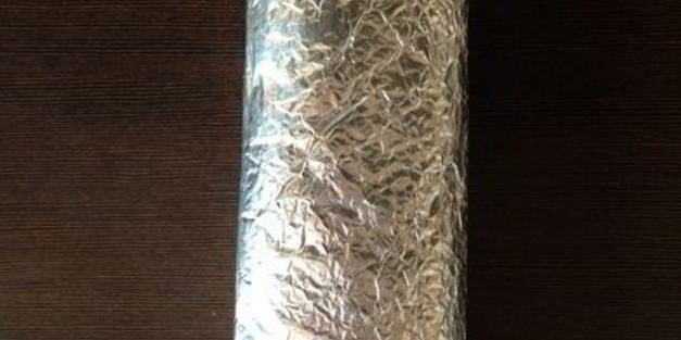 куриный рулет с омлетом и охотничьими колбасками