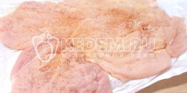 куриный рулет с укропом и брусникой