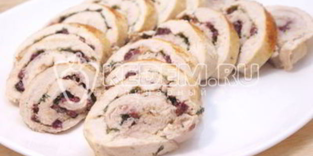 куриный рулет с укропом и брусникой