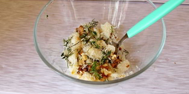 куриные рулетики с грушей и орехами