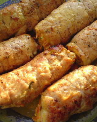 Куриные рулеты с морковно-сырной начинкой