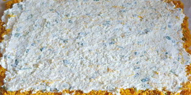 морковный рулет с сырной начинкой