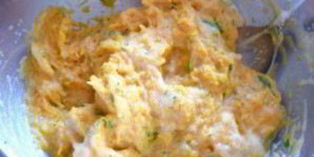 морковный рулет с сыром и зеленью