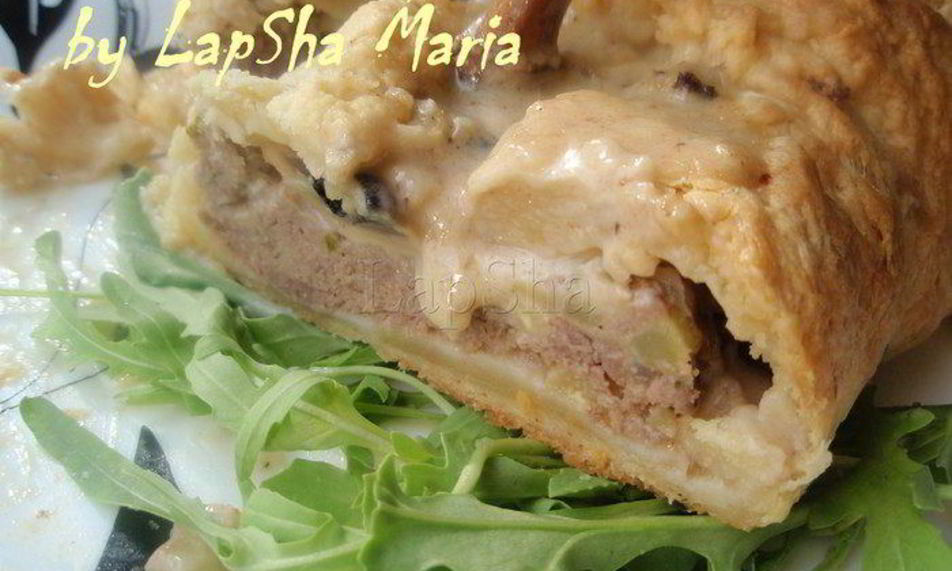 Рецепт мясной рулет с грибами и кабачком