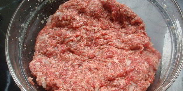 мясной рулет с начинкой из капусты