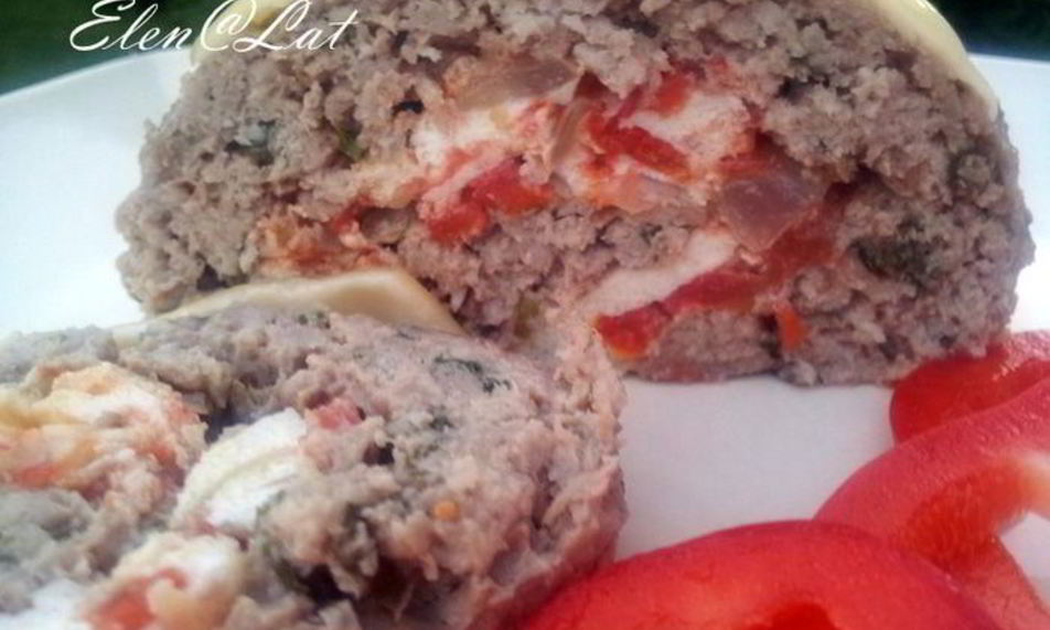 Рецепт мясной рулет с нежной начинкой