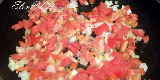 мясной рулет с нежной начинкой