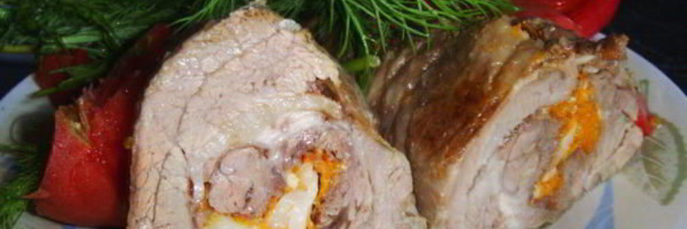 Мясной рулет с салом и морковью