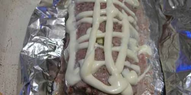 мясной рулет с сыром в фольге