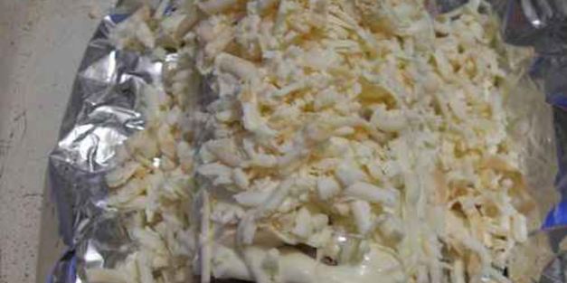 мясной рулет с сыром в фольге