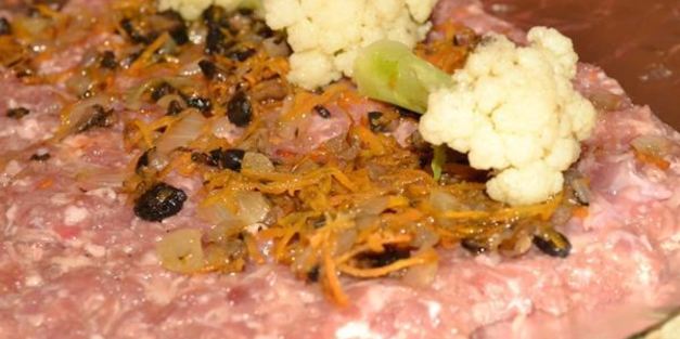мясной рулет с цветной капустой