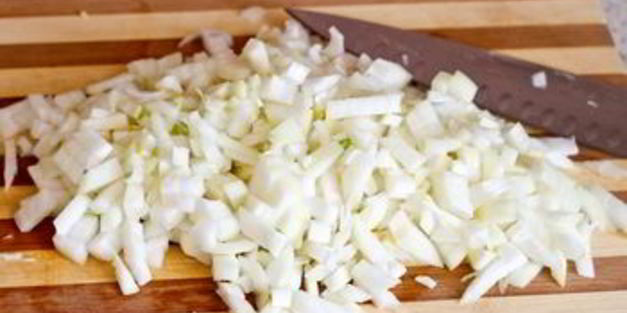 мясной рулет с вареными яйцами