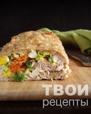 Мясной рулет с яйцом и морковью