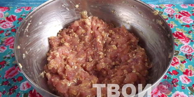 мясной рулет с яйцом и морковью