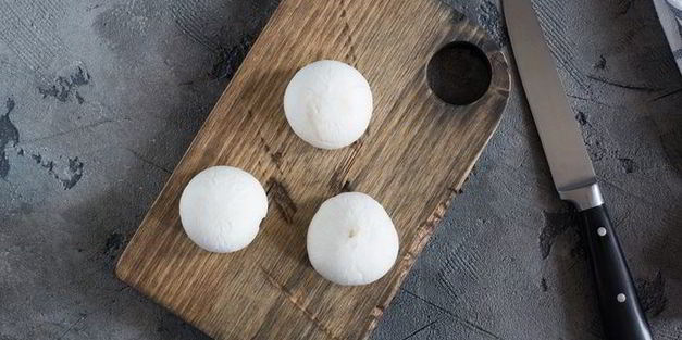 мясные рулетики с сыром и зеленью