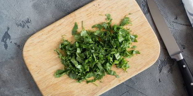 мясные рулетики с сыром и зеленью