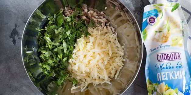 мясные рулетики с сыром и зеленью