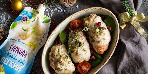 мясные рулетики с сыром и зеленью