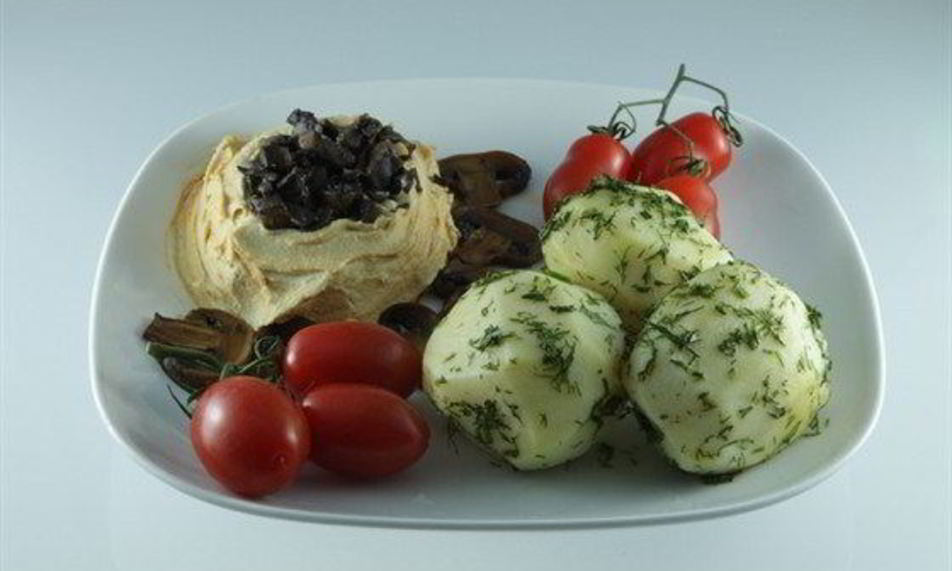 Рецепт обед из картофеля с грибами и овощными рулетами
