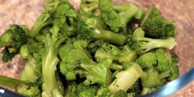 рулет из брокколи с форелью