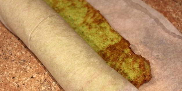 рулет из брокколи с форелью