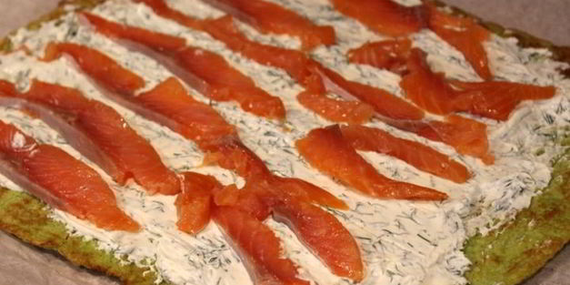 рулет из брокколи с форелью