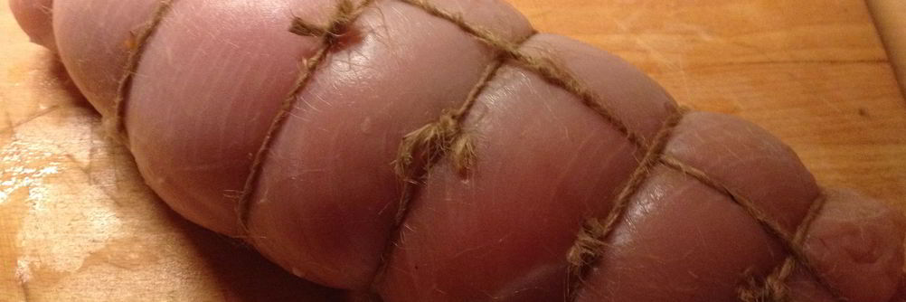 Рулет из индейки в беконе