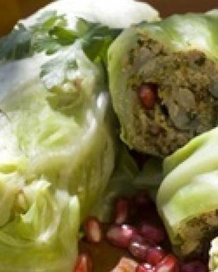 Рулет из капусты с грецкими орехами