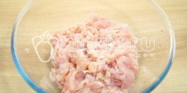 рулет из курицы деликатесный