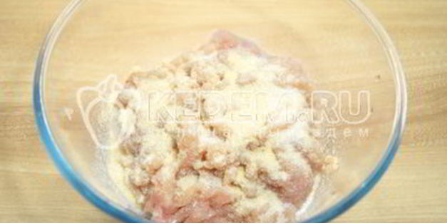 рулет из курицы деликатесный