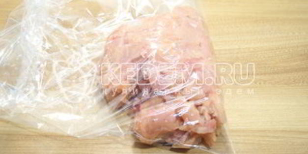 рулет из курицы деликатесный