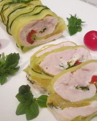 Рулет из курицы в цукини
