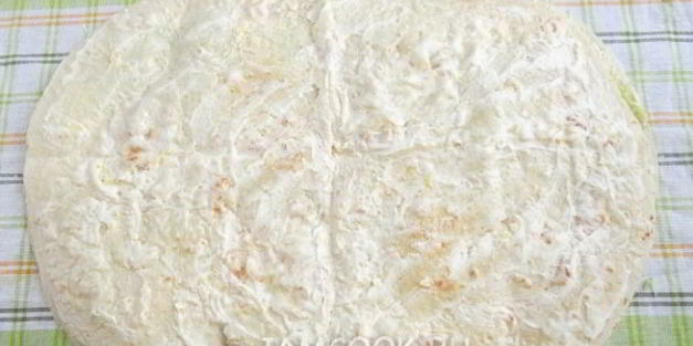 рулет из лаваша с консервированной рыбой