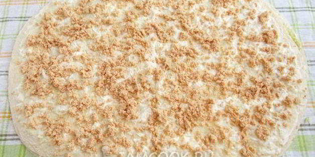 рулет из лаваша с консервированной рыбой