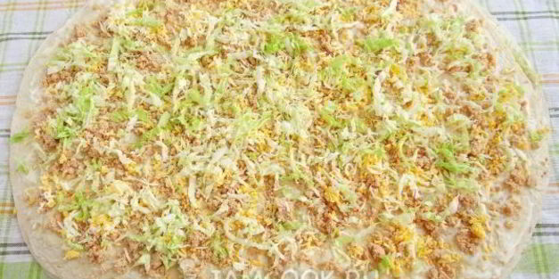 рулет из лаваша с консервированной рыбой