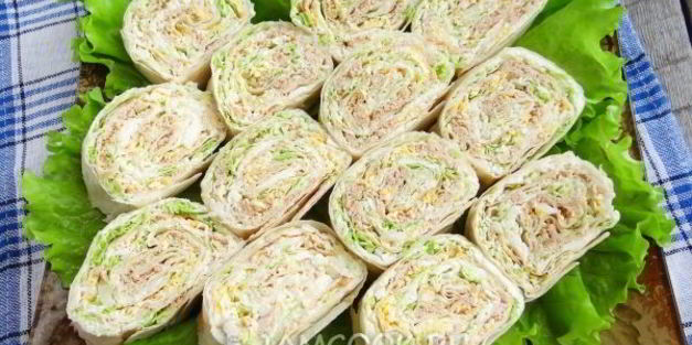 рулет из лаваша с консервированной рыбой