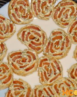 Рулет из лаваша с красной рыбой