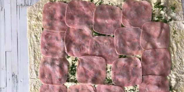 рулет из лаваша с ветчиной и сыром