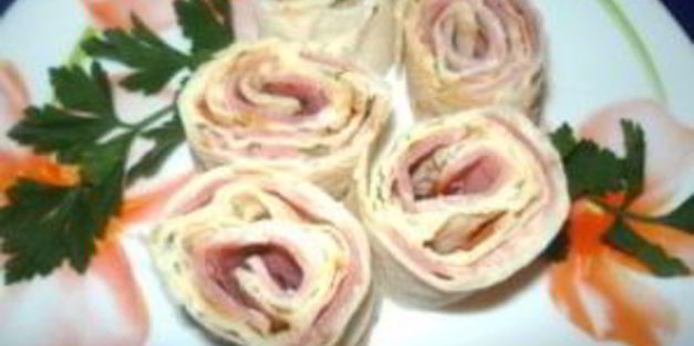 рулет из лаваша с ветчиной