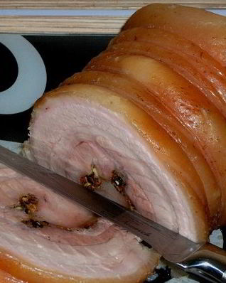 Рулет из пузанины в духовке