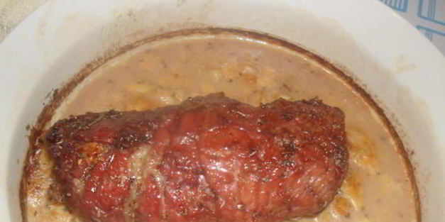 рулет из свинины с яблоком и сыром
