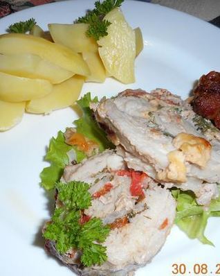 Рулет из свиного окорока