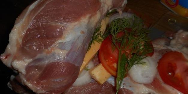 рулет из свиного окорока